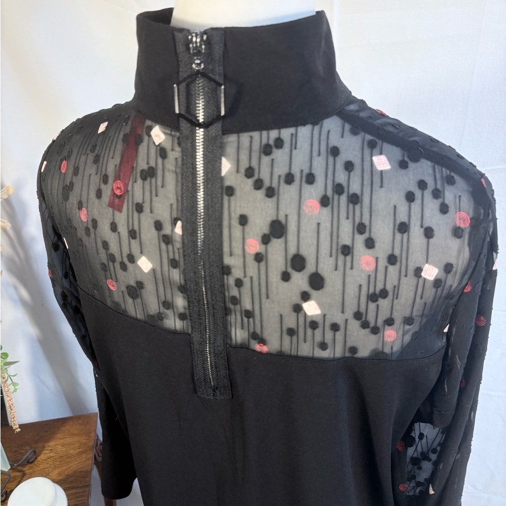 ♨️ IC by Connie K Sheer Shoulder Graphic Dot Hi Lo Tunic Top Small💛 - Picture 6 of 10
